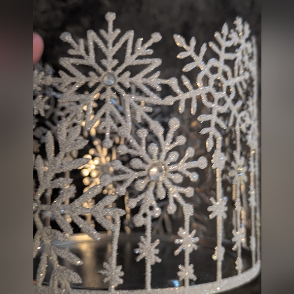 Bath And Body Works 3 Wick Candle Holder Silver Glitter Snowflakes - Picture 3 of 4